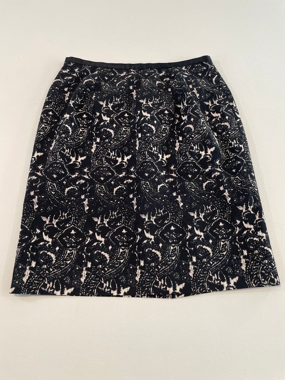 Talbots Lace Skirt Size 4 Black Beige Detail